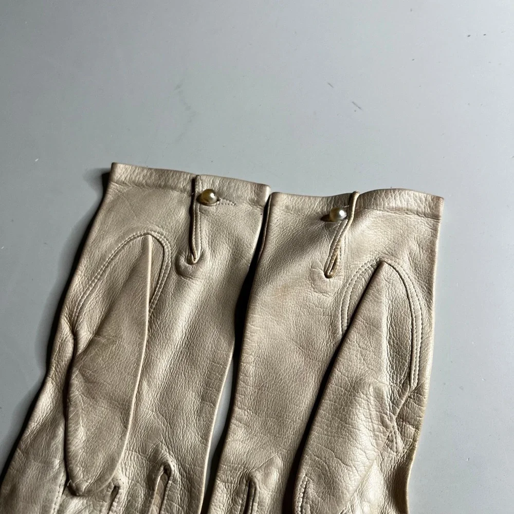 Vintage Cream Leather Dress Gloves Pearl Button 1950s Mid Century Bridal Ivory
